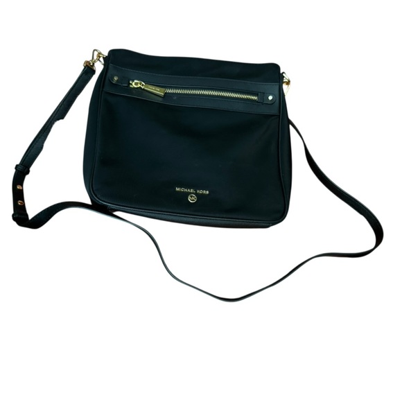 Michael Kors Black Jet Set Large Nylon Gabardine Messenger Bag - Picture 12 of 13